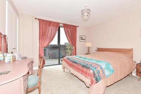 2 bedroom apartment for sale, George Street, Ashford, Kent