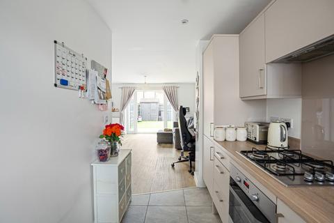 2 bedroom end of terrace house for sale, Barchamber Way, Gravesend DA12