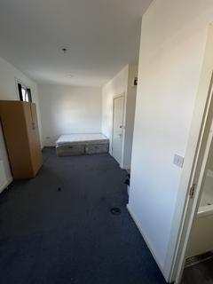 House of multiple occupation to rent, Rutland Road, Ilford IG1