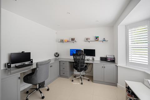 20 Bradbrook Drive, Longfield, DA3 7BF