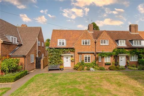 3 bedroom end of terrace house for sale, Brockett Close, Welwyn Garden City, Hertfordshire