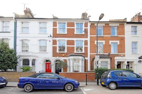 2 bedroom maisonette to rent, Avenell Road, Islington, London