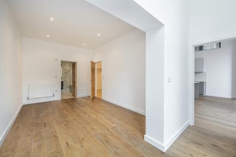 3 bedroom maisonette to rent, Brookhill Road, Woolwich