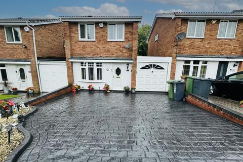 3 bedroom detached house for sale, Miles Meadow Close, Willenhall