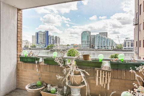 3 bedroom flat for sale, Ferrymans Quay, William Morris Way, London