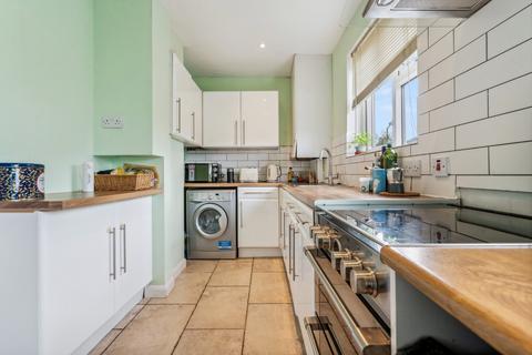 2 bedroom flat for sale, Sandycombe Road, Richmond, Surrey