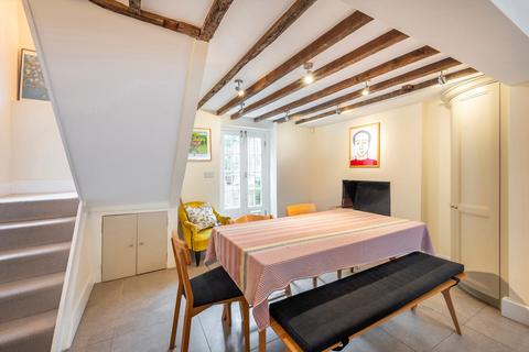 30 Charlton Place, London, N1 8AJ