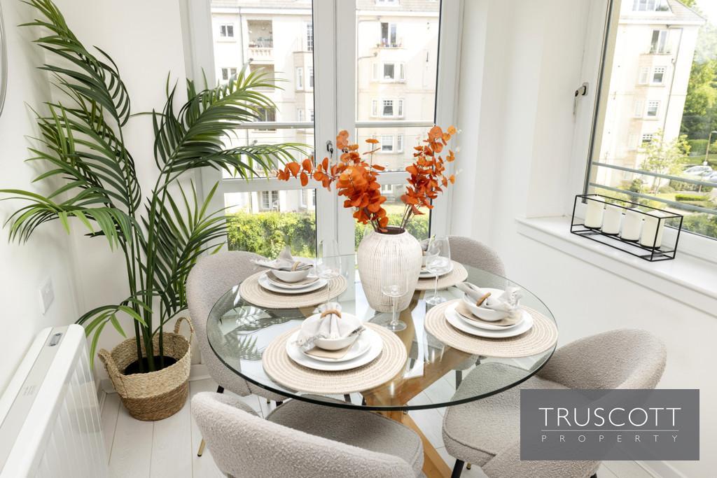 Sitting/Dining Room