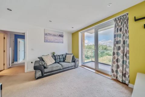 2 bedroom flat to rent, Drake Way,  Reading,  RG2