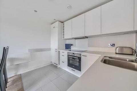 2 bedroom flat to rent, Drake Way,  Reading,  RG2
