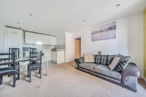 2 bedroom flat to rent, Drake Way,  Reading,  RG2
