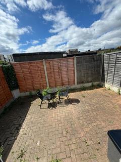 1 bedroom in a house share to rent, Lodge Avenue,  Dagenham, RM8