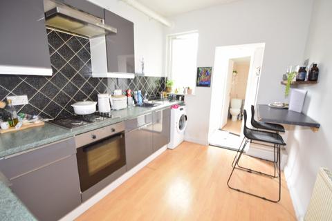 1 bedroom ground floor flat to rent, Ophir Road Portsmouth PO2