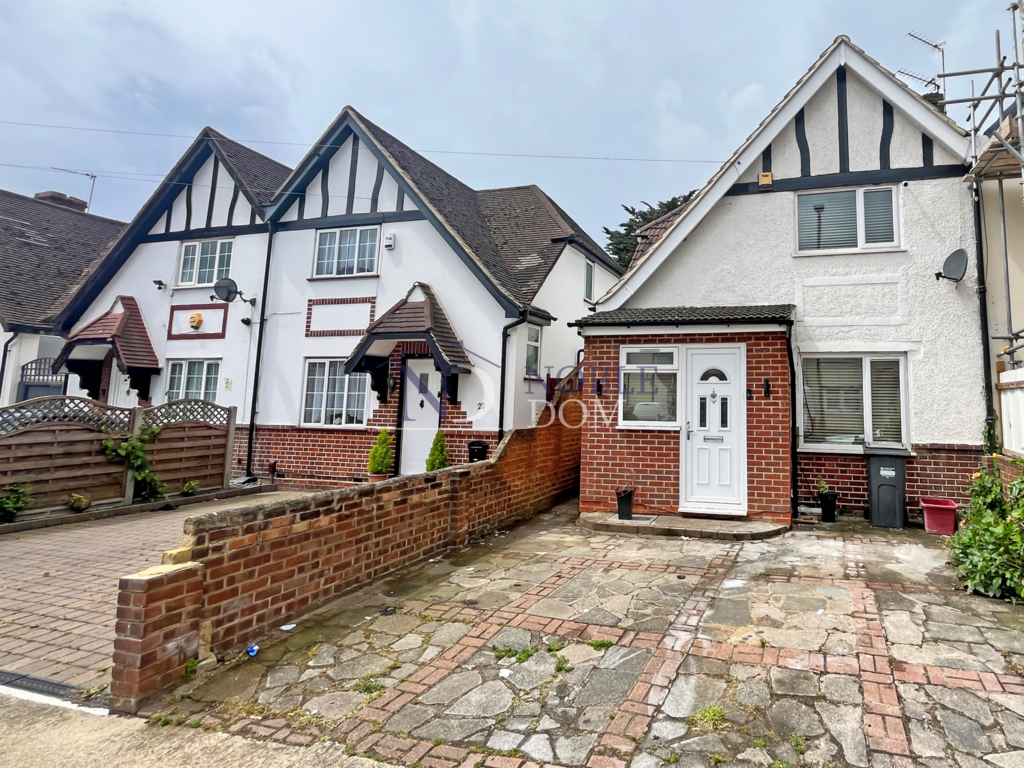 Heston, TW5 3 bed semidetached house for sale £565,000