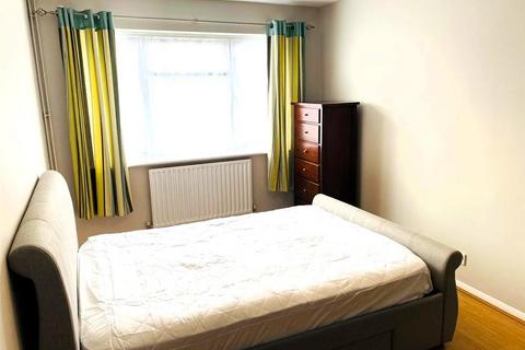 2 bedroom maisonette to rent, Sutton Lane, Hounslow