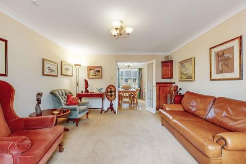 3 Curtis Drive, Blackwood, Lanark, ML11 9GD