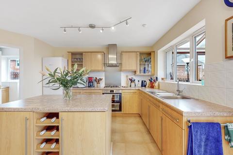 3 Curtis Drive, Blackwood, Lanark, ML11 9GD