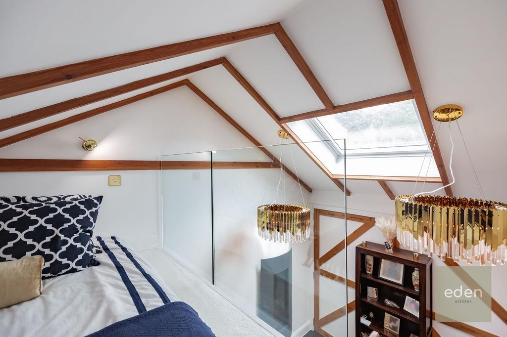 Snug with Mezzanine