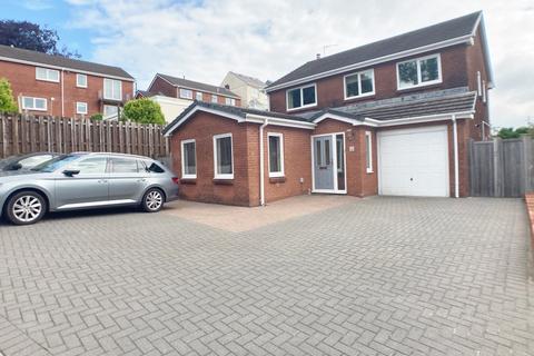 4 bedroom detached house for sale, St Davids Close, Fforest