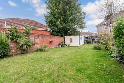4 Kings Drive, Gravesend, DA12 5BG