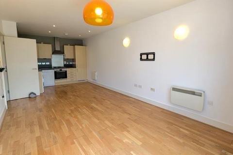 1 bedroom apartment to rent, Guildford Street, Chertsey KT16