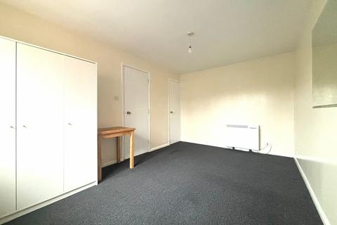 undefined, Waterside, Uxbridge UB8