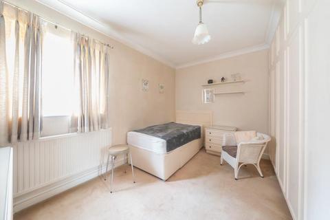 2 bedroom flat for sale, Spencer Close,  Finchley,  N3