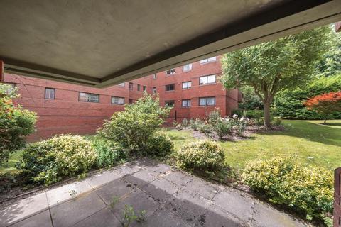 2 bedroom flat for sale, Spencer Close,  Finchley,  N3