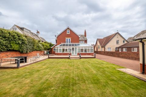 4 bedroom detached house for sale, Fairhaven Road, Lytham St. Annes, FY8