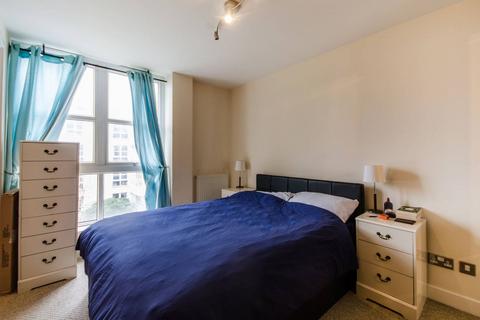 1 bedroom flat to rent, Barrier Point Road, Royal Docks, London, E16