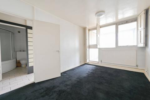 2 bedroom flat for sale, Upper Ground, Waterloo, London, SE1