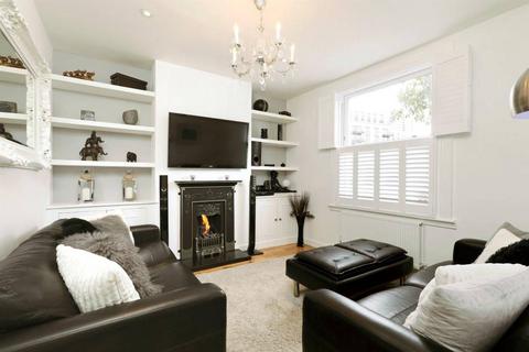 4 bedroom terraced house to rent, Armoury Way, Wandsworth Town, London, SW18