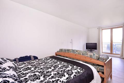 3 bedroom flat to rent, Meath Crescent, Bethnal Green, London, E2