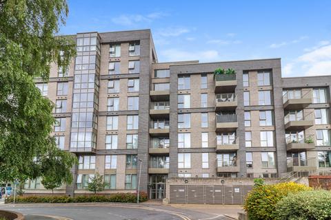 3 bedroom flat for sale, West Street, Nascot Village, Watford, Herts, WD17