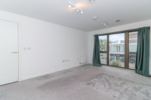 3 bedroom flat for sale, West Street, Nascot Village, Watford, Herts, WD17