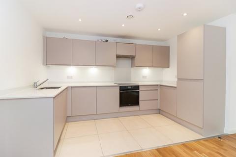 3 bedroom flat for sale, West Street, Nascot Village, Watford, Herts, WD17