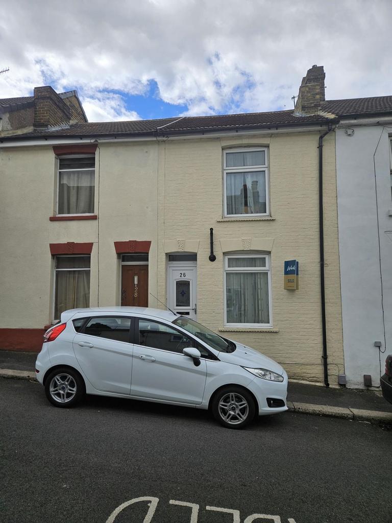 Three bedroom terraced house in Chatham