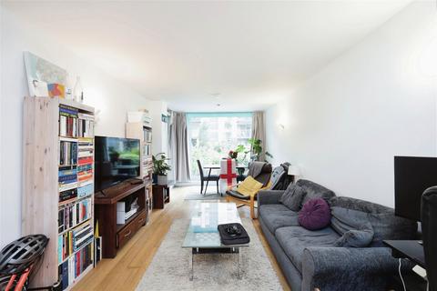 2 bedroom flat for sale, Cardinal Building, Station Approach, Hayes, UB3 4FD