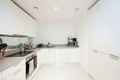 2 bedroom flat for sale, Cardinal Building, Station Approach, Hayes, UB3 4FD