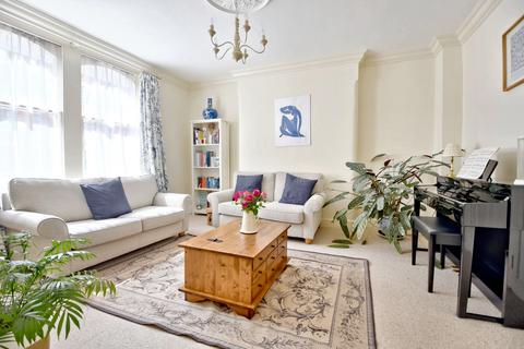 1 bedroom flat for sale, Highgate Road, Kentish Town, London NW5