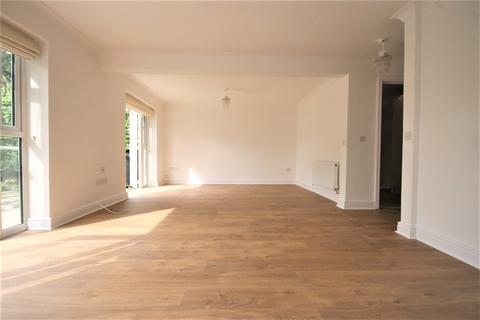1a Cranleigh Road, Feltham, TW13 4PZ