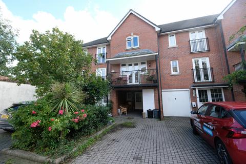 3 bedroom townhouse for sale, Admiralty Way, Marchwood SO40