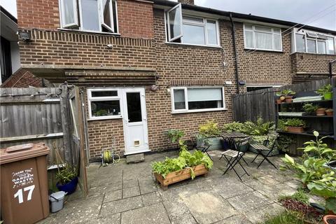 17 Meadow Close, London, SE6 3NW
