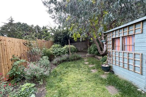 17 Meadow Close, London, SE6 3NW