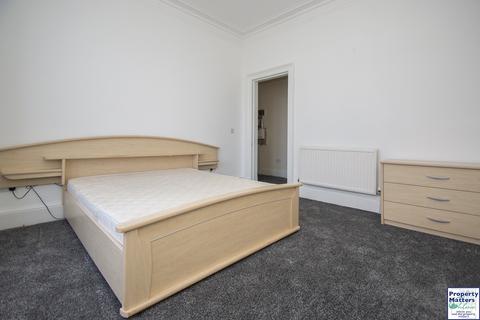 3 bedroom flat to rent, Bonnyton Road, Kilmarnock, KA1 2LZ