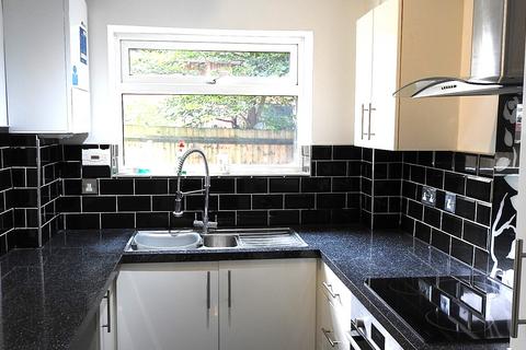 2 bedroom ground floor flat for sale, Purdey Court, The Avenue, Worcester Park KT4