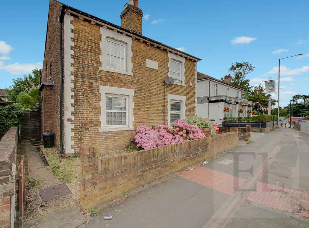 Uxbridge, Greater London UB8 2 bed semidetached house for sale £375,000