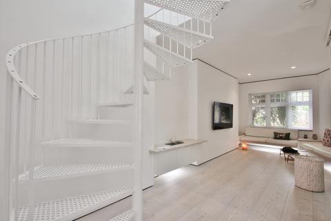 2 bedroom house for sale, The Lodge, Bedford Park Mansions, the Orchard, Chiswick, W4