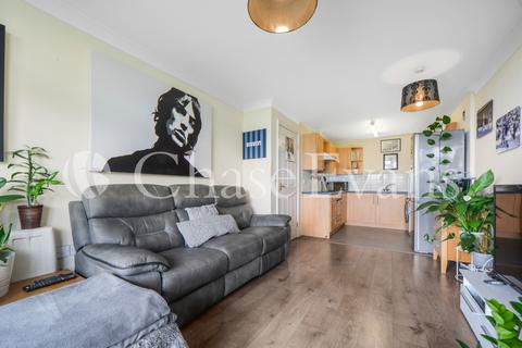 1 bedroom apartment for sale, Maltings Close, Twelvetrees Crescent, Bromley-By-Bow, E3