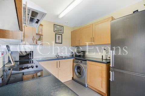 1 bedroom apartment for sale, Maltings Close, Twelvetrees Crescent, Bromley-By-Bow, E3